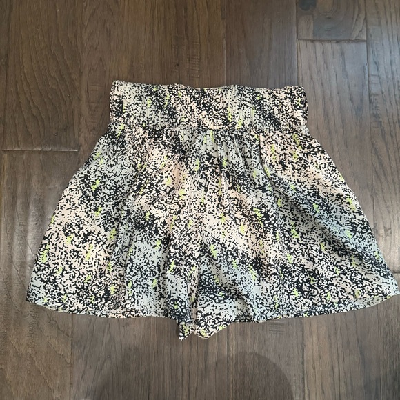 BCBGeneration Shorts - Picture 4 of 10